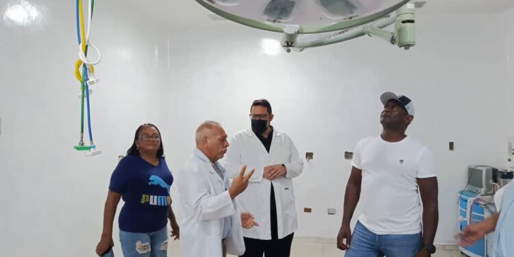 Inspeccionan trabajos en el Hospital I Juan de Dios Martínez en el municipio Sucre
