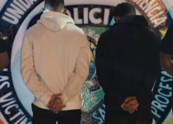 Dos detenidos por ultraje al funcionario al ser investigados por amenaza de muerte por Polisur