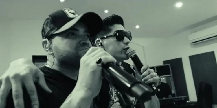 Chyno y Nacho sorprenden a Caracas con una presentación improvisada en el Metro