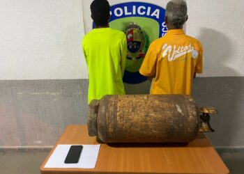 Polisur captura dos sujetos por hurto en el barrio Praderas del Sur y ultraje al funcionario