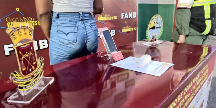 GNB capturó a una mujer en el Puente sobre el Lago con droga en la vagina