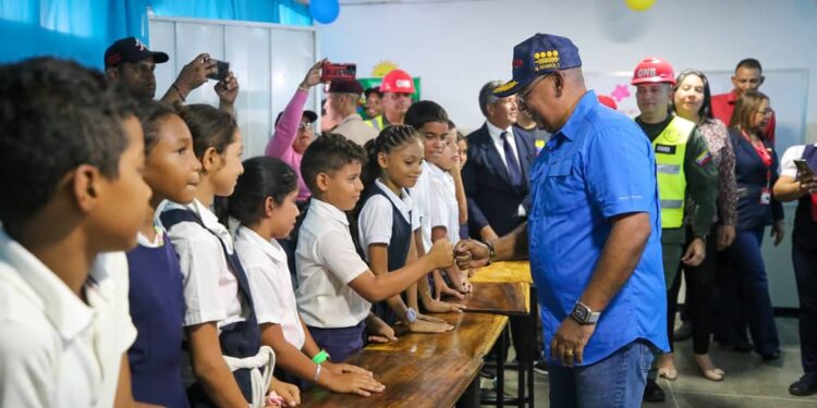 Atención de casos del 1×10 del Buen Gobierno benefició a más de 27 mil habitantes del sector El Milagro en Mene Grande