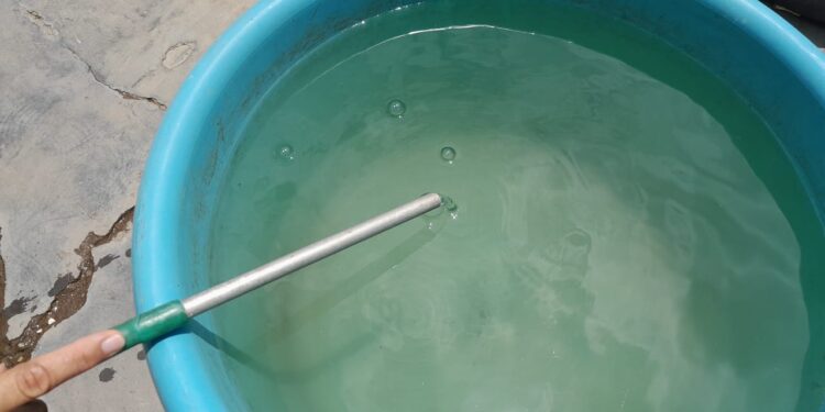 Con Escasez y contaminación    viven los Vecinos del barrio Panamericano por la calidad del agua