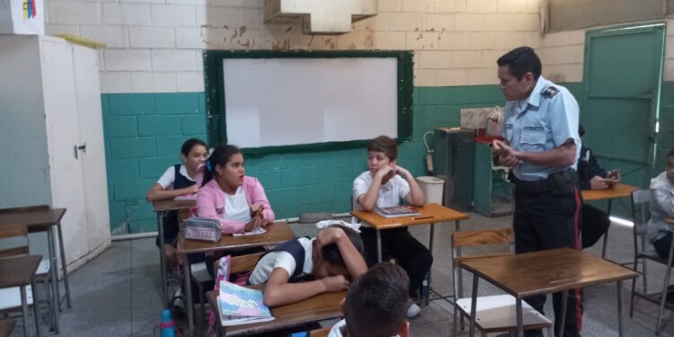El CPBEZ dicta Charla en las escuelas sobre los valores y bullying al oeste de Maracaibo