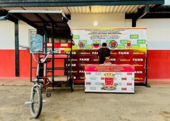 Mediante Inteligencia Comunitaria la GNB logró la aprehensión en flagrancia de 2 distribuidores de drogas en diferentes procedimientos en Maracaibo