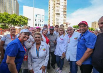 Entregan más de 820 materiales para impermeabilizar 40 centros de salud en el Zulia