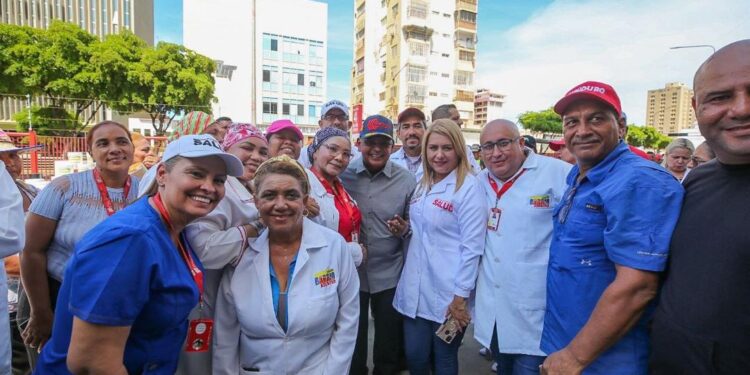 Entregan más de 820 materiales para impermeabilizar 40 centros de salud en el Zulia