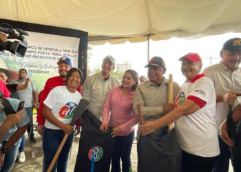 300 Agricultores del Zulia reciben kits Trabuco Clap para fortalecer la producción agrourbana