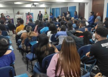 La Gobernación del Estado Zulia ofreció Seminario Socio -Económico, con el objetivo de que nuestros jóvenes universitarios amplíen sus conocimientos de alto nivel en materia preventiva.