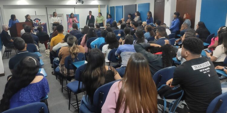 La Gobernación del Estado Zulia ofreció Seminario Socio -Económico, con el objetivo de que nuestros jóvenes universitarios amplíen sus conocimientos de alto nivel en materia preventiva.