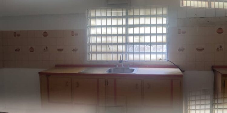 se alquila local para negocio en la zona sur