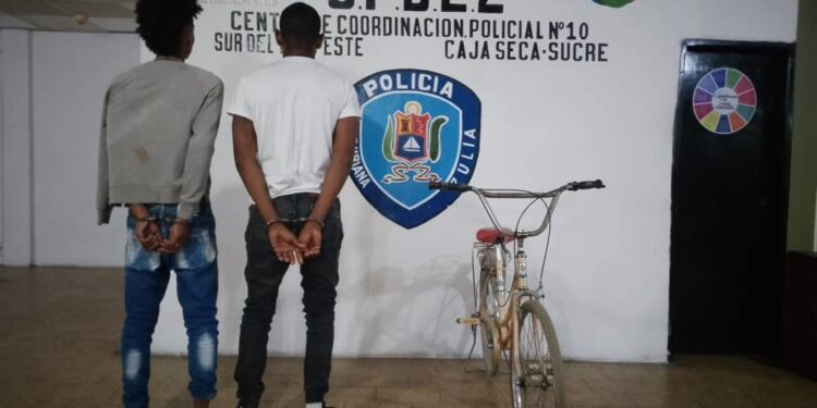 Cpbez arrestó a dos hombres por robo y hurto en Caja Seca