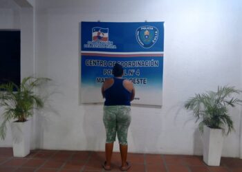Cpbez arrestó a una mujer por agredir a un adolescente con un tubo