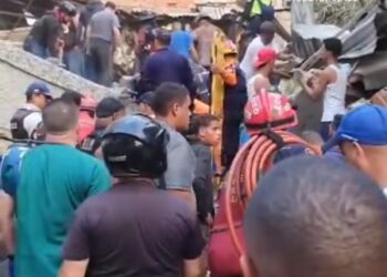 Tragedia exploto una bombona de gas y se desplomaron  3 viviendas en Petare