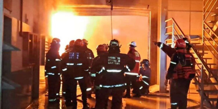 ‌Sistema Nacional de Gestión de Riesgo contiene incendio en fábrica de Yamaha