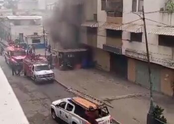 ultimas horas se registra incendio en un edificio en Caracas….