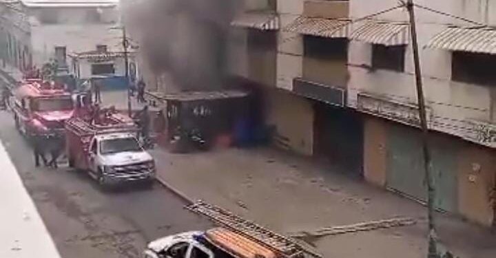 ultimas horas se registra incendio en un edificio en Caracas….