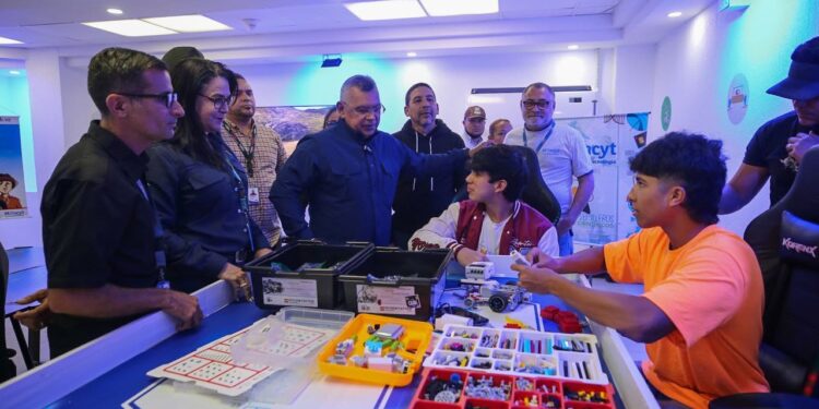 Más de 6 mil niños y jóvenes formados |Corpozulia asume el compromiso de potenciar el estudio de la robótica en los semilleros de la Patria