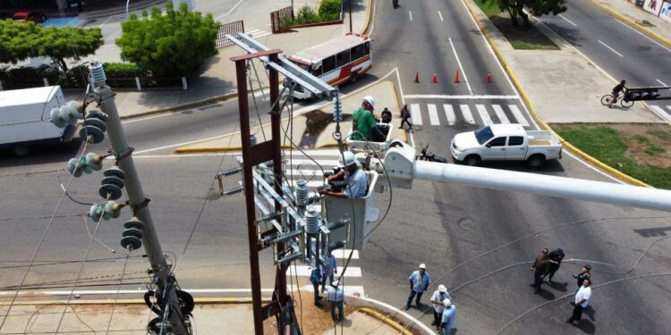Restablecen servicio eléctrico en Av. Padilla y casco central de Maracaibo tras afectaciones por lluvias