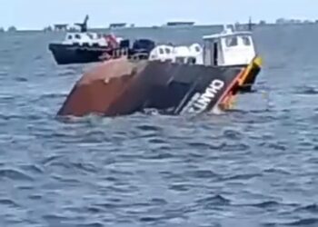 tragedia en el lago de Maracaibo reportan el hundimiento de una embarcación…