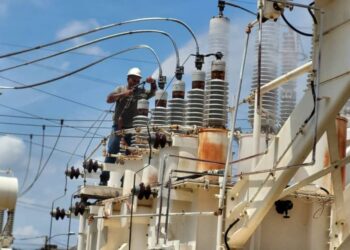 Beneficiados más de un millón de usuarios con mantenimiento en subestaciones eléctricas y líneas de transmisión en Zulia