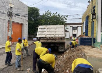 Gobernación despliega operativo de limpieza y recolección en la plaza El Buen Maestro de Maracaibo