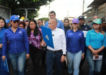 Gobernador Rosales inspecciona obras y servicios en barrios y urbanizaciones del Zulia