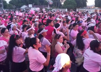 CAMINATA ROSA de la “Fundación Divino Niño”