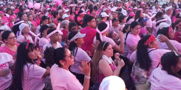 CAMINATA ROSA de la “Fundación Divino Niño”