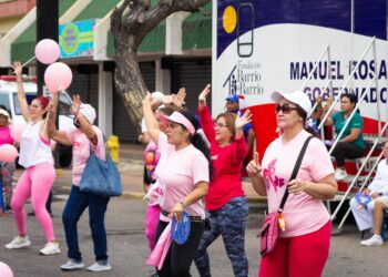 Con alegría y esperanza se vivió la Gran Marea Rosa de Famac