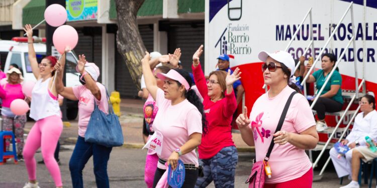 Con alegría y esperanza se vivió la Gran Marea Rosa de Famac