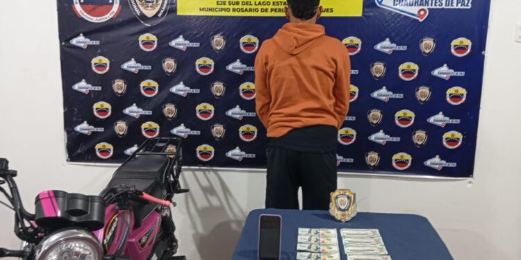 CPNB DAET LE DA CAPTURA A UN SUJETO CON DOLARES FALSOS EN ROSARIO DE PERIJA