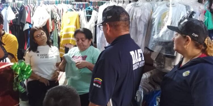 CPNB-DAET-DIP-ROSARIO DE PERIJA MACHIQUES – ZULIA salió a orientar a los comerciantes para que no cobren a los usuarios a dólar paralelo