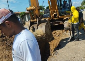 Renovación integral de colector en la calle 95G de la parroquia Cacique Mara de Maracaibo