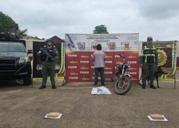 Tras labores de inteligencia la GNB logró incautar 23 panelas de Marihuana en el municipio Guajira: por el caso hay un detenido