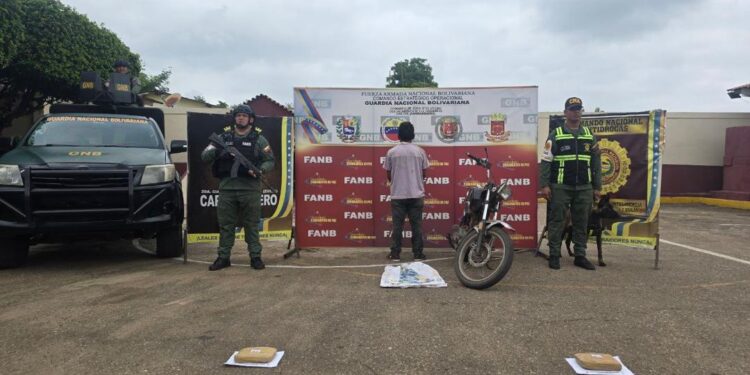 Tras labores de inteligencia la GNB logró incautar 23 panelas de Marihuana en el municipio Guajira: por el caso hay un detenido