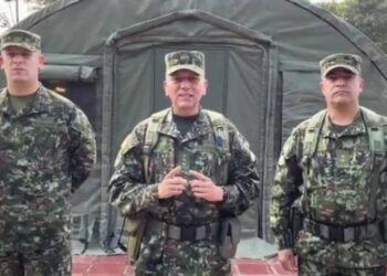 Colombia despliega tropas en frontera con Venezuela por enfrentamiento entre guerrillas