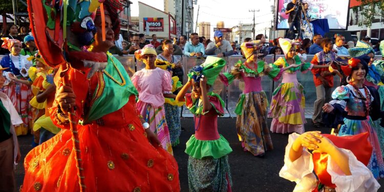 Gobernación del Zulia abre postulaciones para el Gran Desfile de Carnaval 2025