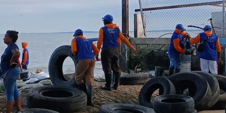 En Boscán construyen dique para protejer la cancha deportiva