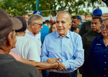 Rosales realizó gira en Machiques de Perijá llevando programas sociales, inspección e inicio de obras