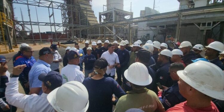 Ministro Márquez inspecciona instalaciones eléctricas en Bolívar y Zulia