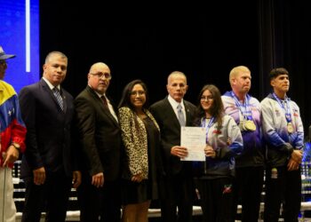 Gobernador Rosales entregó Premio Luis “Lucho” Moreno a atletas y paratletas que participaron en Juegos Nacionales