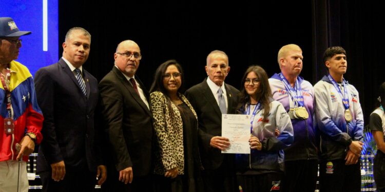 Gobernador Rosales entregó Premio Luis “Lucho” Moreno a atletas y paratletas que participaron en Juegos Nacionales