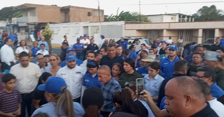 El gobernador Manuel Rosales rehabilita la avenida principal de San Miguel
