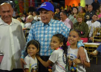 El Carnaval comenzó en el Zulia desbordando de alegría la avenida 5 de Julio