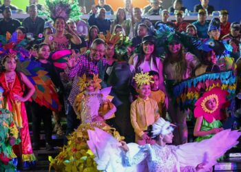 Más de 8 mil participantes llenaron de color y alegría el Gran Desfile Carnavales Viva Venezuela en Maracaibo
