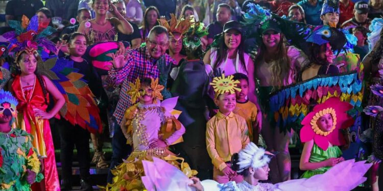 Más de 8 mil participantes llenaron de color y alegría el Gran Desfile Carnavales Viva Venezuela en Maracaibo