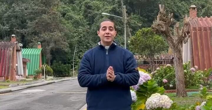 UN INSTANTE CON DIOS