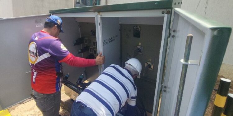 Corpoelec instaló transformador en el Hospital Clínico de Maracaibo