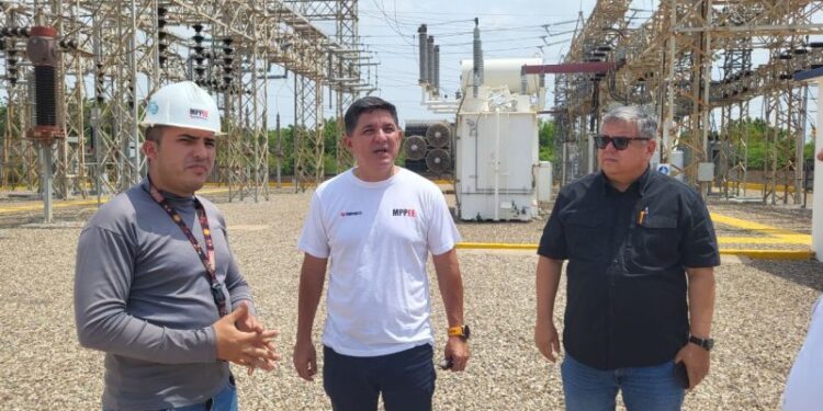 Ministro Márquez inspecciona instalaciones eléctricas en Zulia